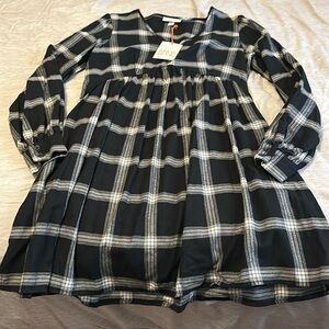 Brand new with tags! Knox Rose dress, size small.